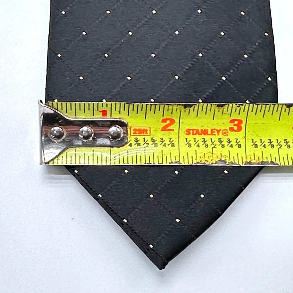 Donald J. Trump Signature Collection Black Gold Lurex Silk Blend Necktie 3.25